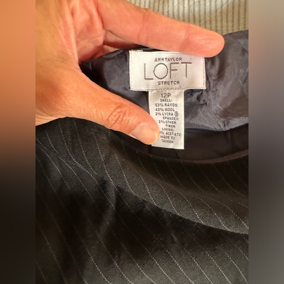 🟢Ann Taylor LOFT size 12 pin stripe sleeveless black dress. 🟢 - Picture 5 of 8